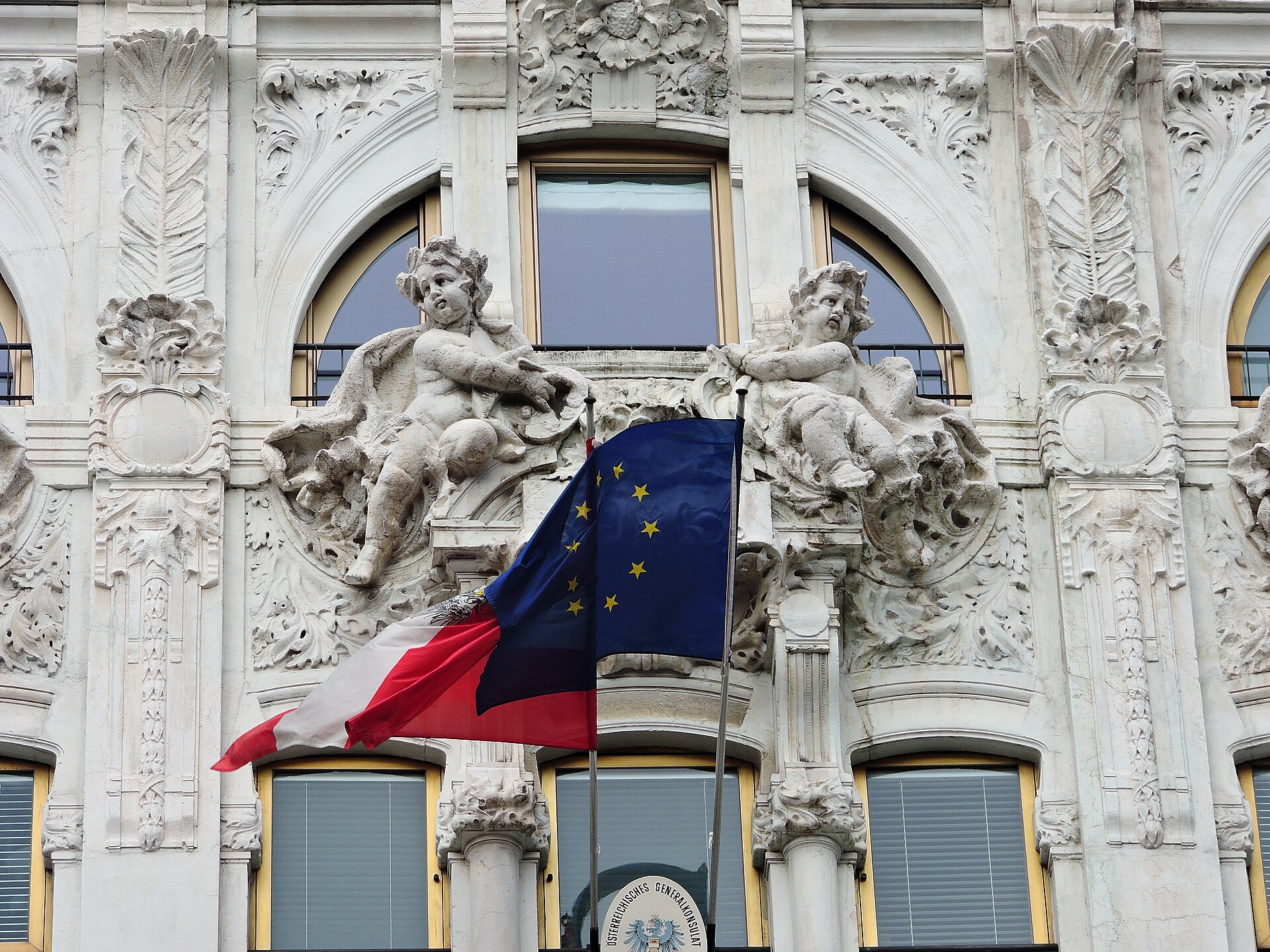 Palazzo della Società Reale Mutua di Assicurazioni, Piazza del Liberty, Milano