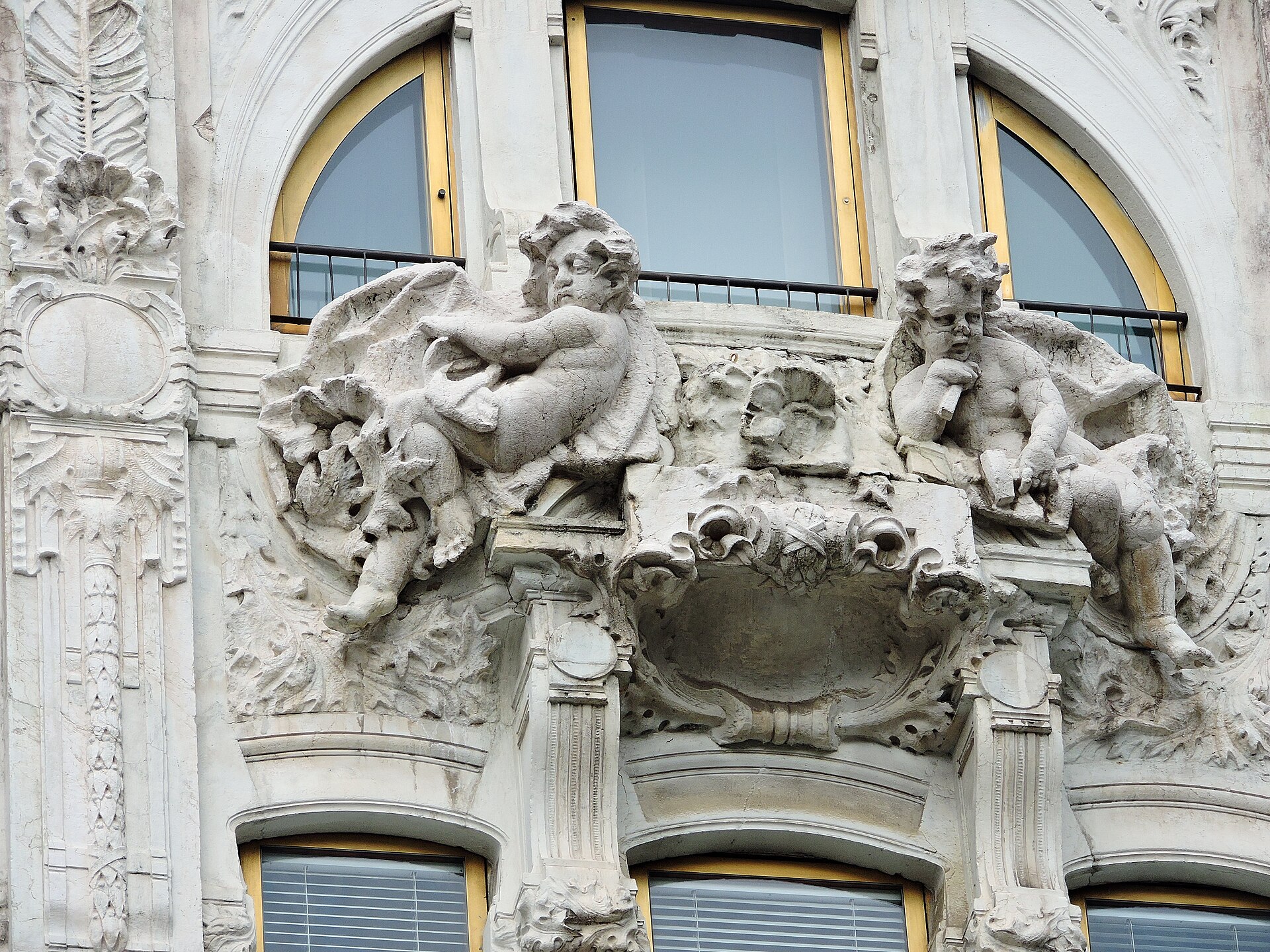 Palazzo della Società Reale Mutua di Assicurazioni, Piazza del Liberty, Milano