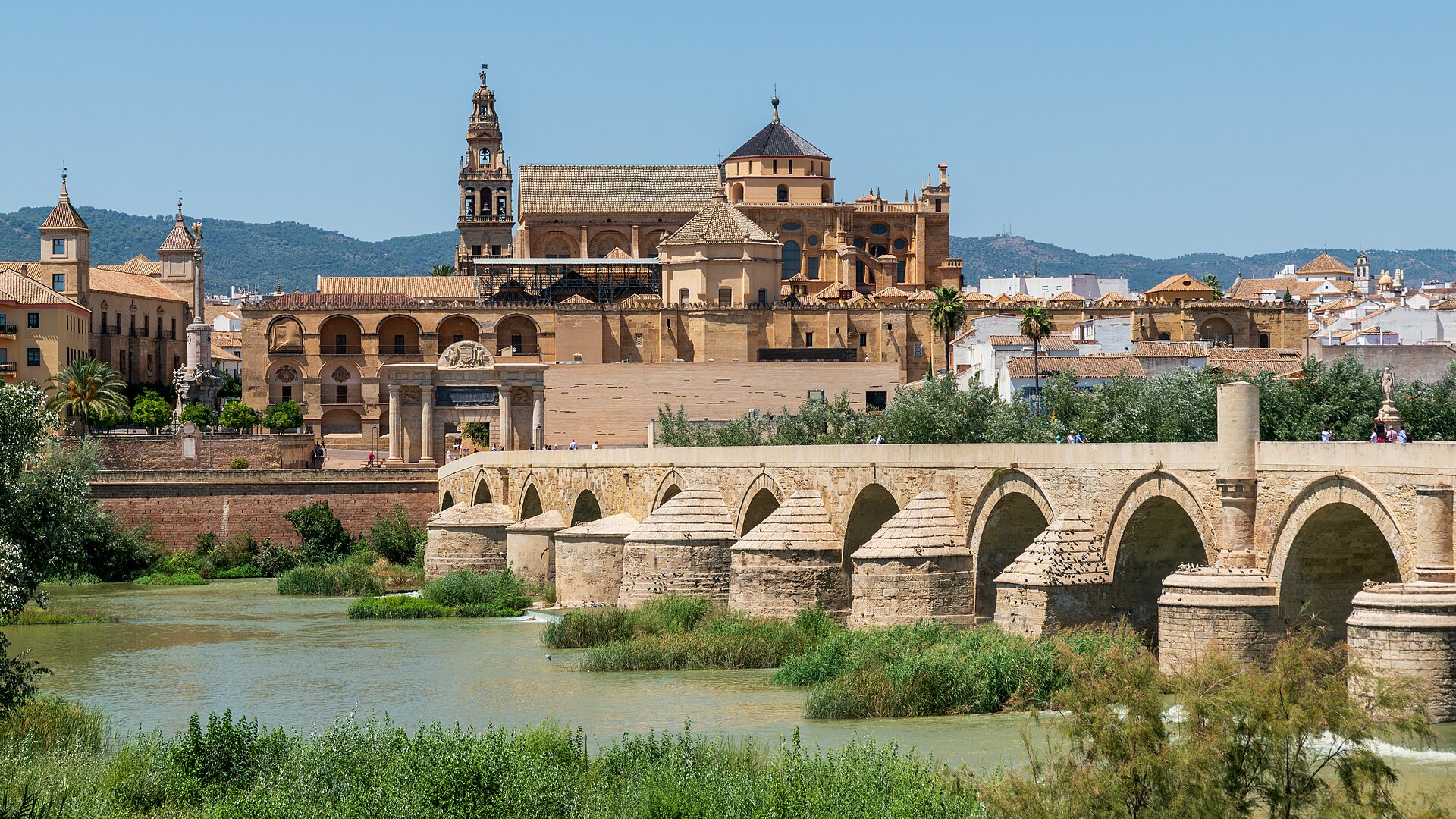 Views of the Historic centre of Córdoba from the Guadalquivir River, from where the Mosque-Cathedral and the Roman Bridge stand out, declared a World Heritage Site by UNESCO in 1994. In the image you 