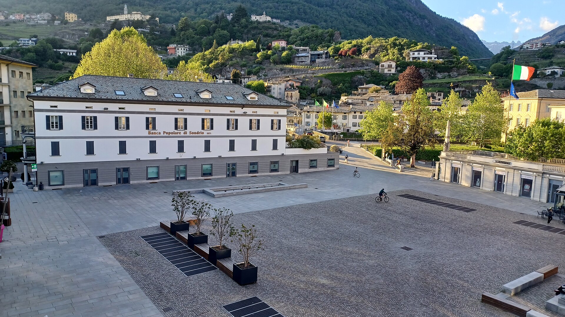 Banca Popolare di Sondrio 1871. Blick vom Hotel